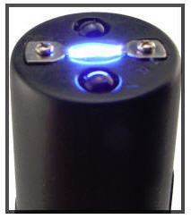 Paralyzér Streetwise 2 500 000 voltov - pero s LED baterkou - ružová farba