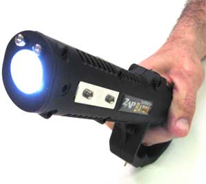 Paralyzér ZAP 1 milión voltov - omračujúci dobíjací obušok s LED baterkou